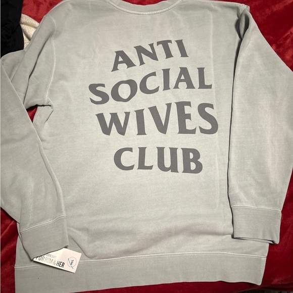 Hubs and hers sweatshirt - Picture 3 of 4